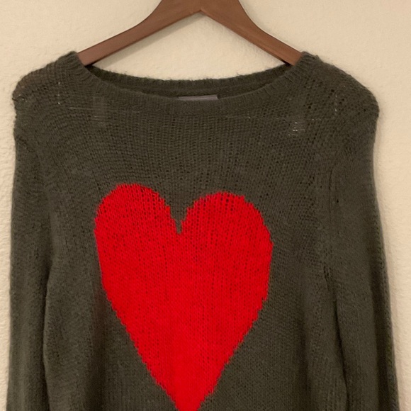 Woodenships Women’s Knit Red heart Gray Crew Neck Mohair wool Blend Sweater S/M - Picture 4 of 11